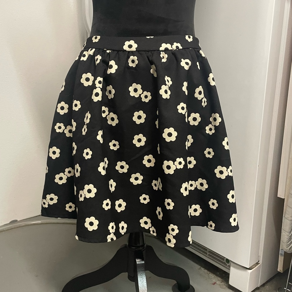 Alythea flower print skirt sz M